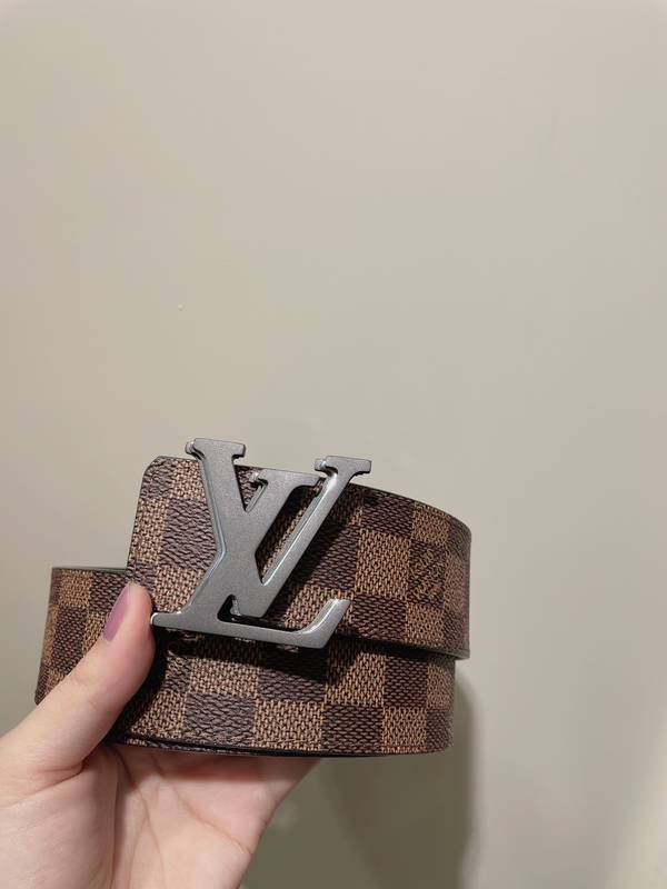 Louis Vuitton 40MM Belt LVB00369